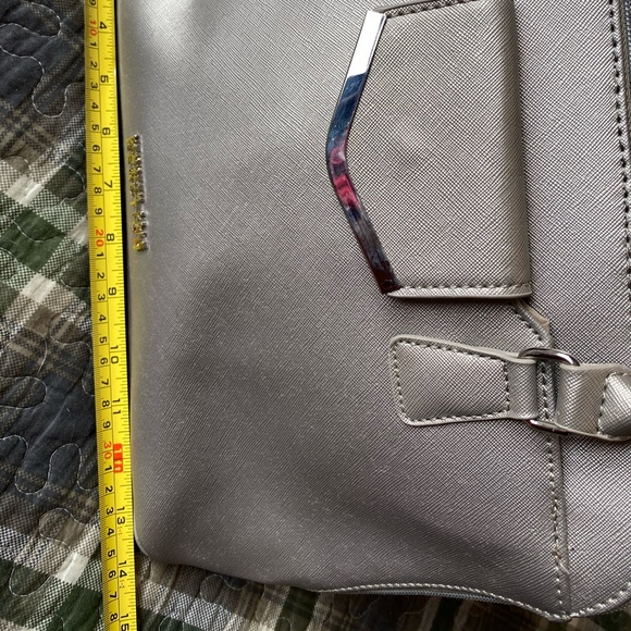 Kenneth Cole bag - Picture 6 of 7